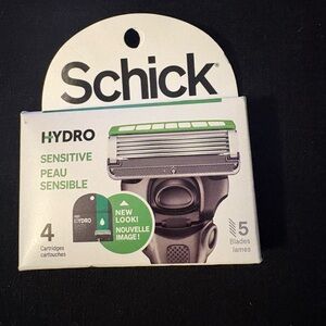 Schick Hydro Sensitive Razor with Green and Silver Accents